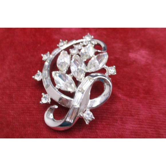 Vintage Trifari Alfred Philippe Silvertone Clear Rhinestone Spray Ribbon Brooch - Picture 2 of 9
